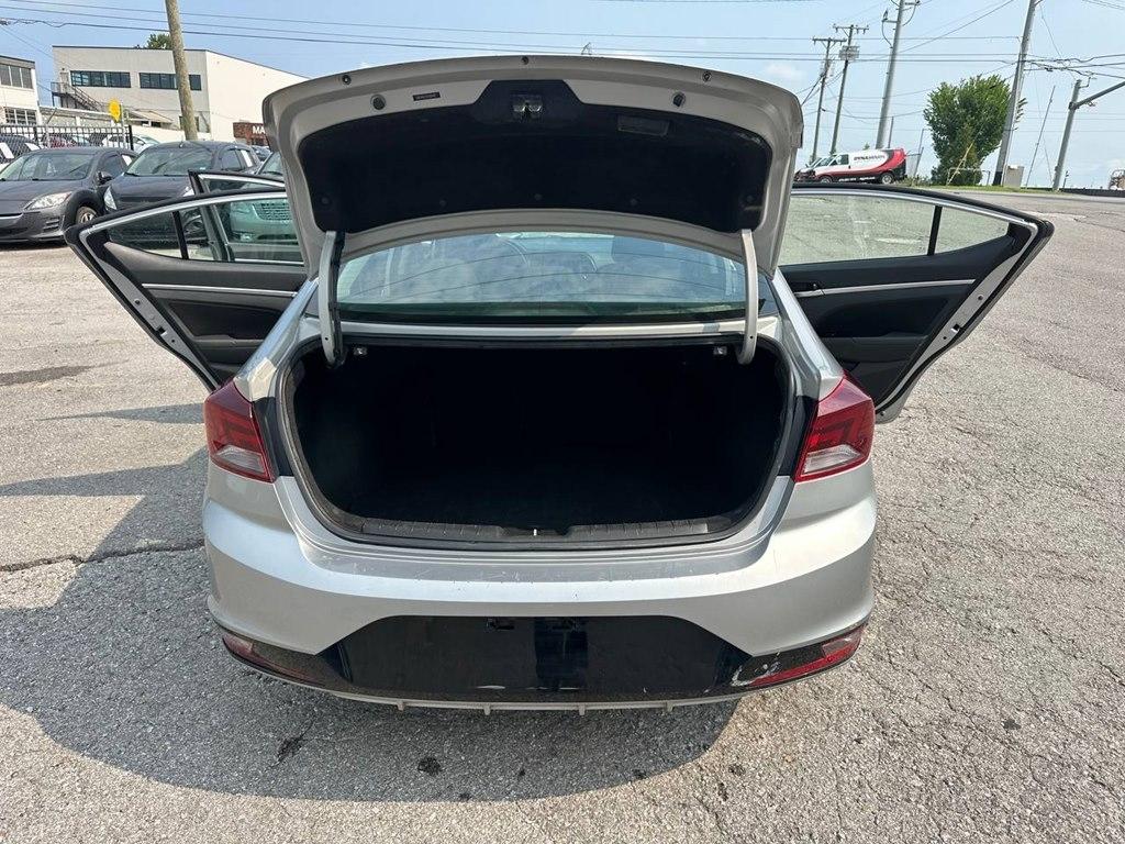 Hyundai Elantra SEL IVT 2020