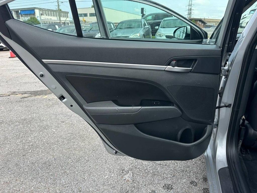 Hyundai Elantra SEL IVT 2020
