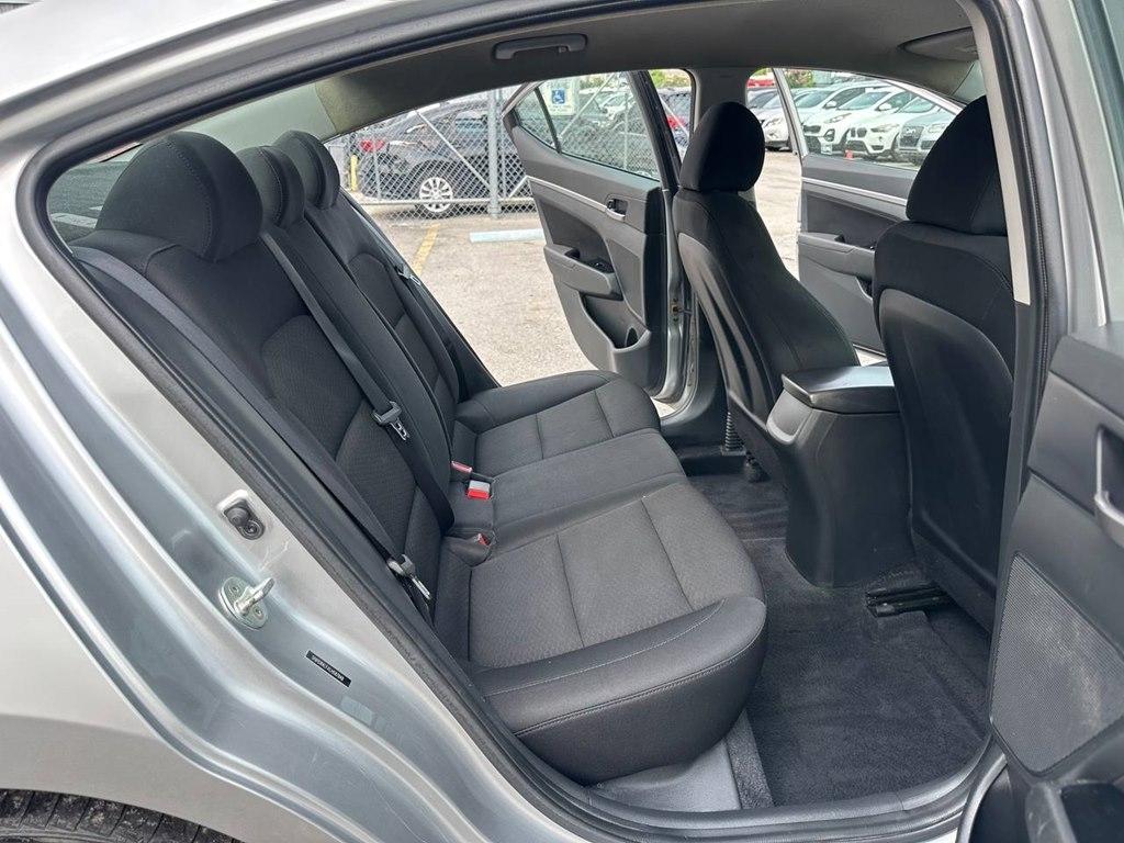 Hyundai Elantra SEL IVT 2020