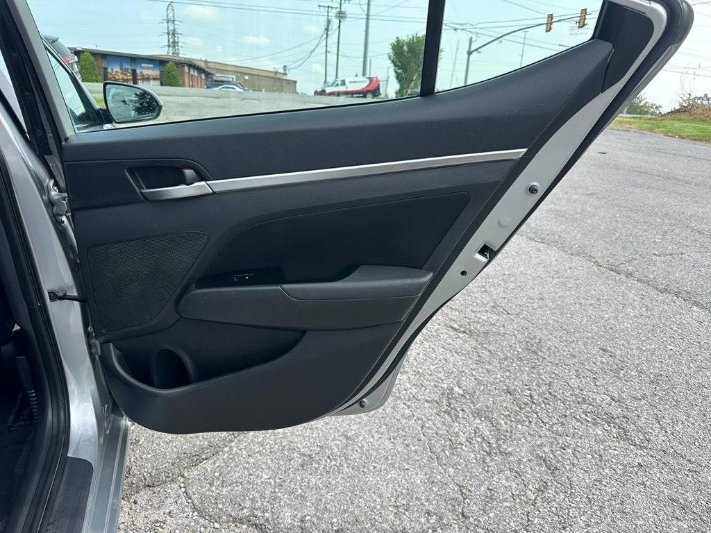 Hyundai Elantra SEL IVT 2020