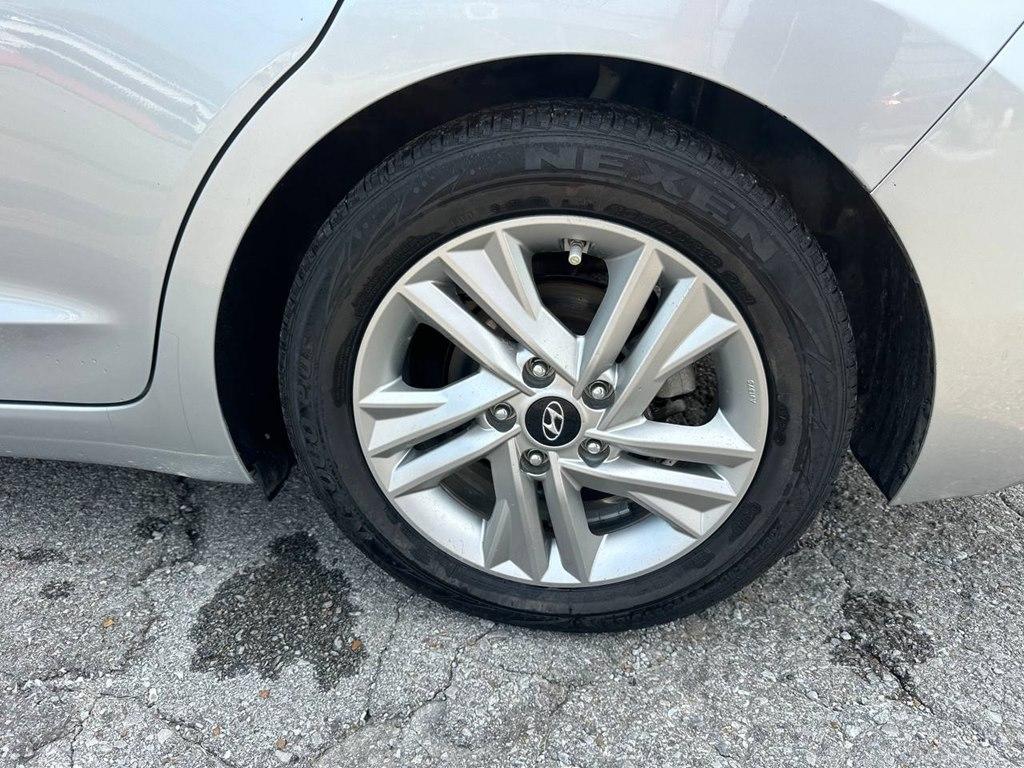 Hyundai Elantra SEL IVT 2020