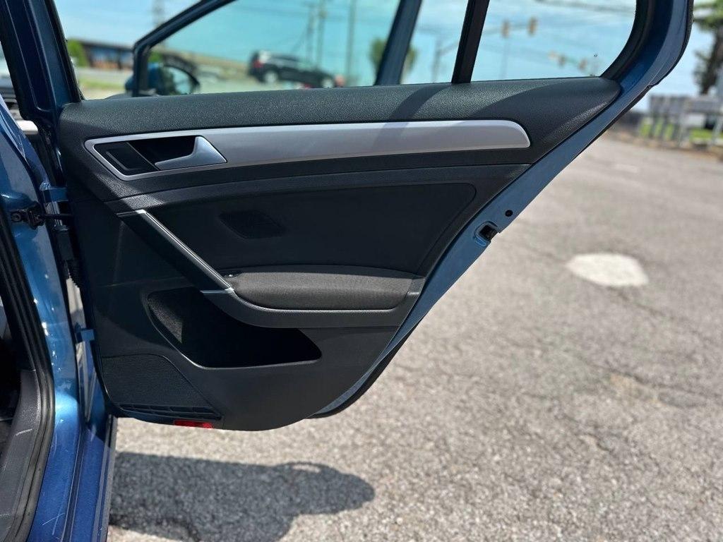 Volkswagen e-Golf 4dr HB SE 2016
