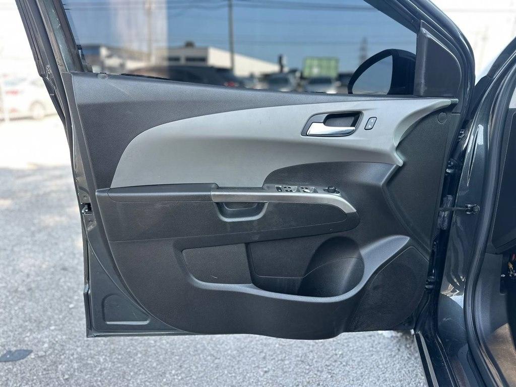 Chevrolet Sonic 4dr Sdn Auto Premier 2017