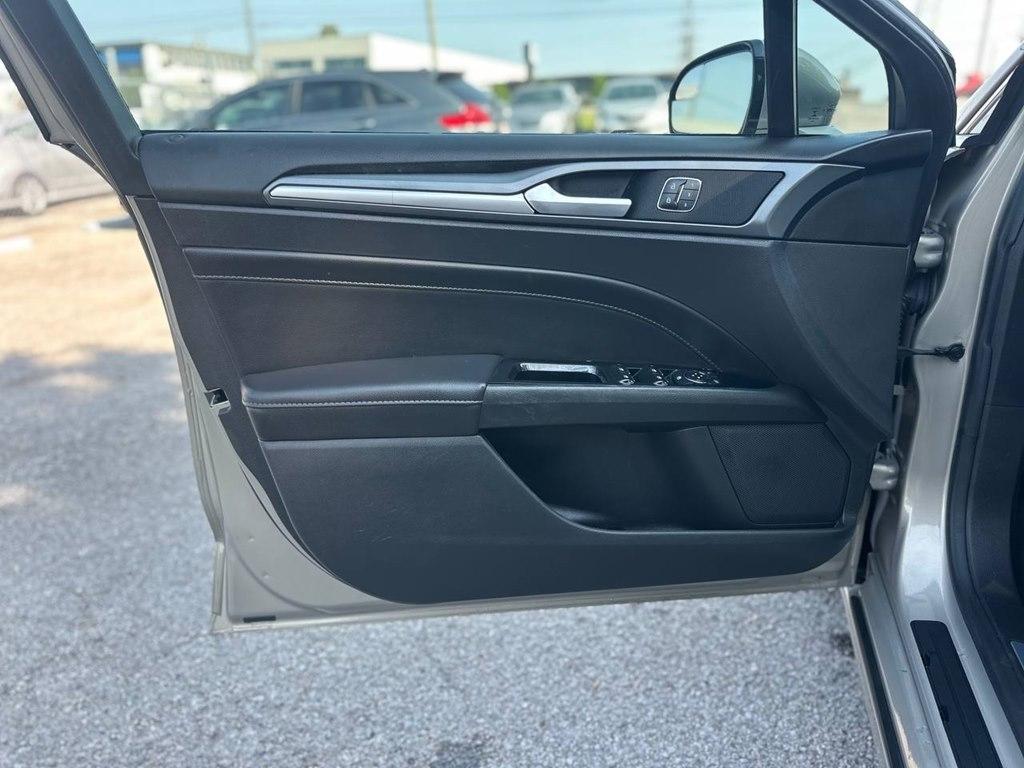 Ford Fusion 4dr Sdn Titanium FWD 2015