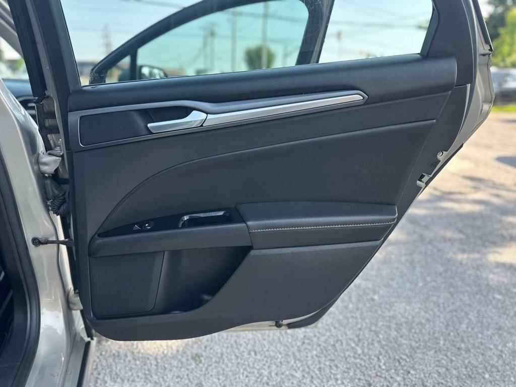 Ford Fusion 4dr Sdn Titanium FWD 2015