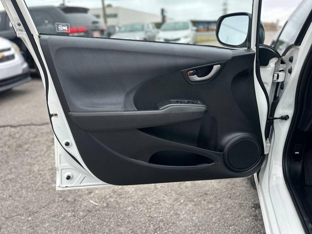 Honda Fit 5dr HB Auto 2009