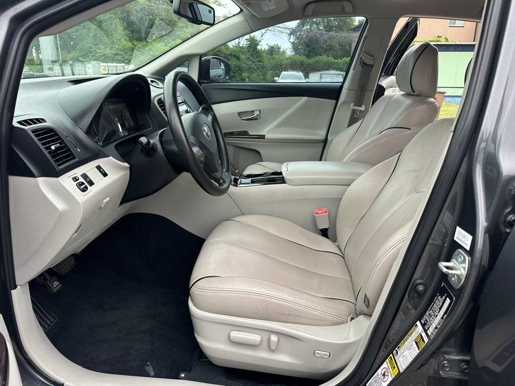 Toyota Venza 4dr Wgn I4 FWD (Natl) 2009