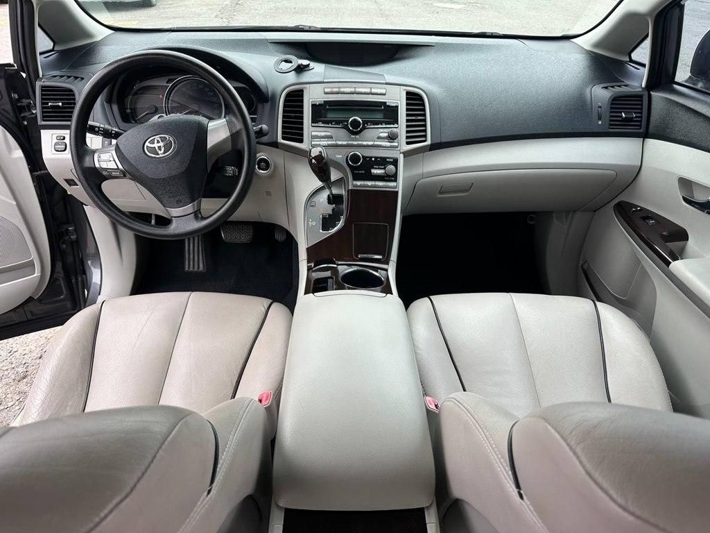 Toyota Venza 4dr Wgn I4 FWD (Natl) 2009