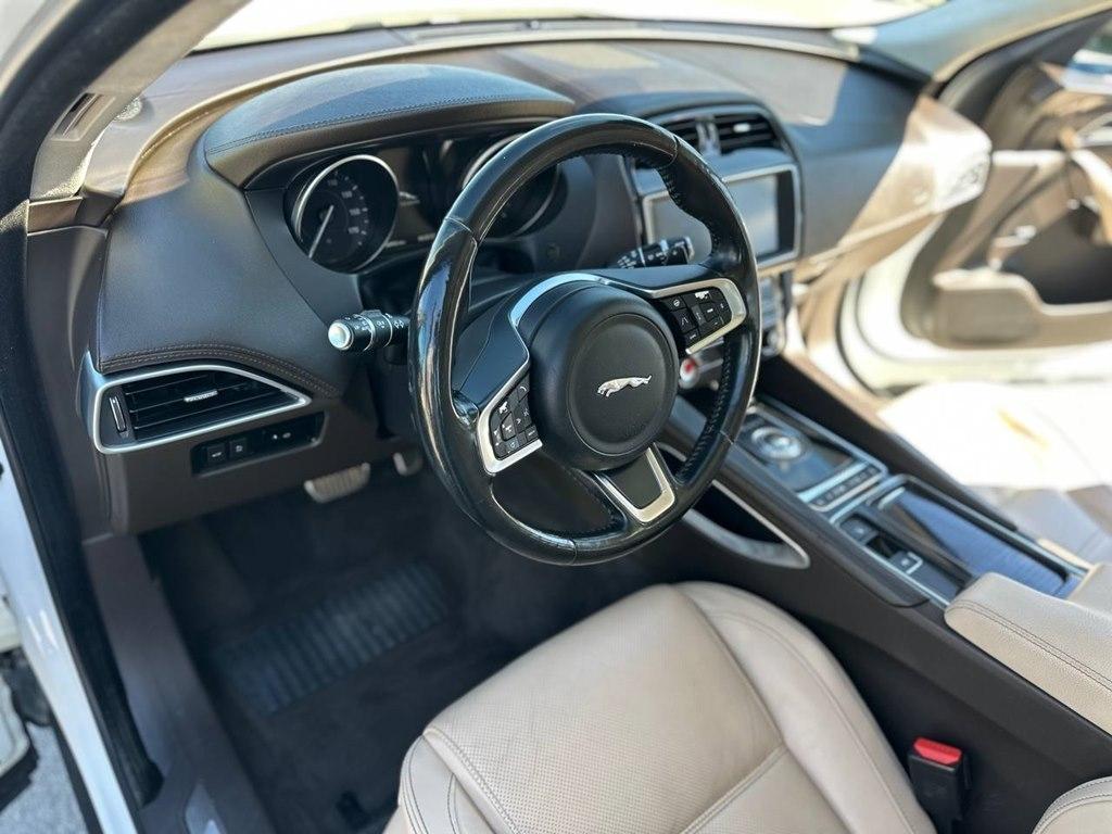 Jaguar F-Pace 25t Prestige AWD 2019
