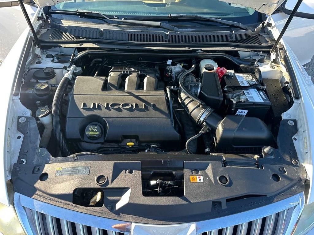 Lincoln MKS 4dr Sdn 3.7L FWD 2012