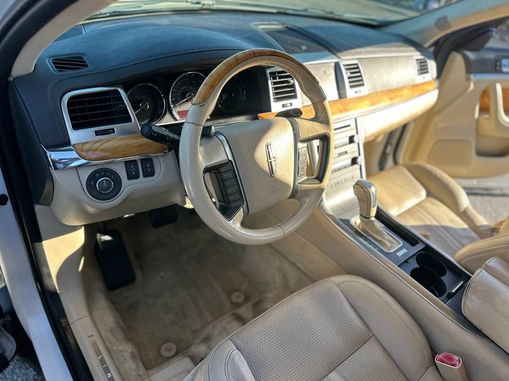 Lincoln MKS 4dr Sdn 3.7L FWD 2012