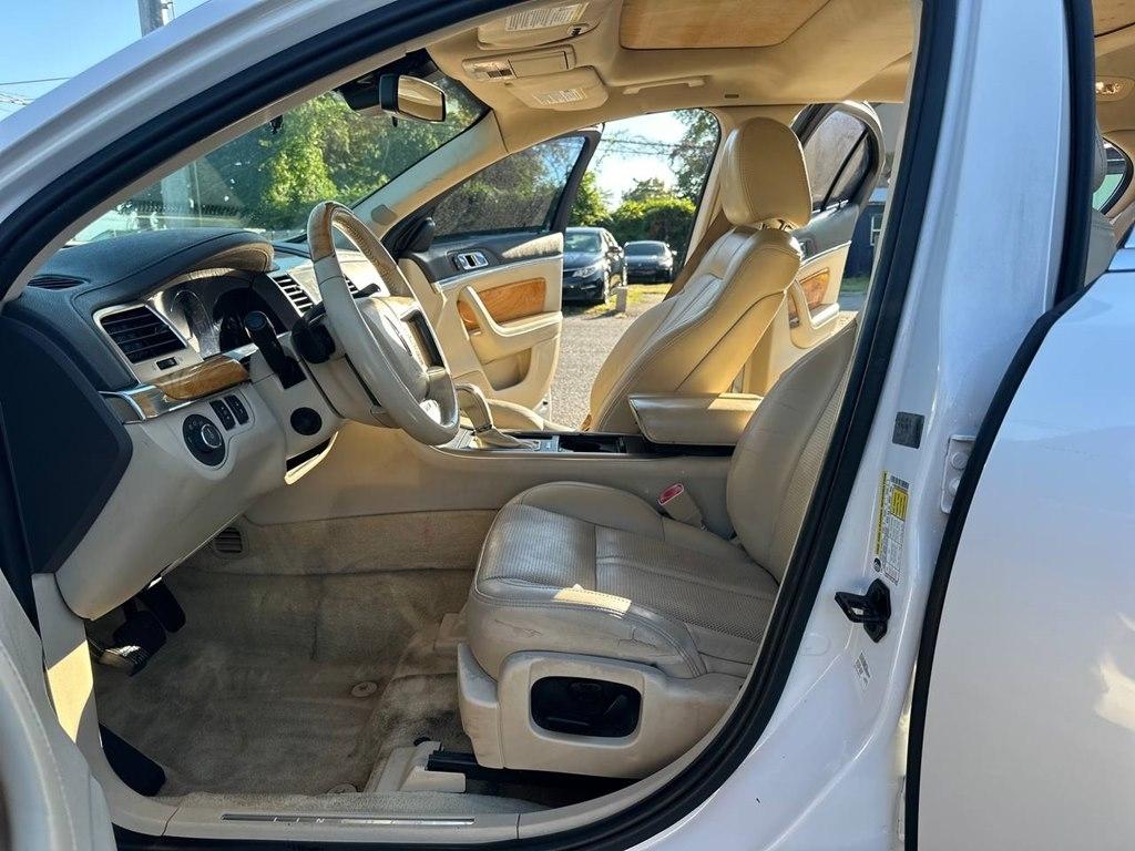 Lincoln MKS 4dr Sdn 3.7L FWD 2012