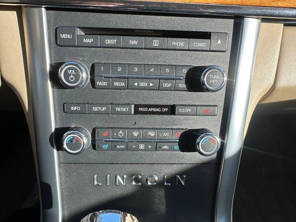 Lincoln MKS 4dr Sdn 3.7L FWD 2012