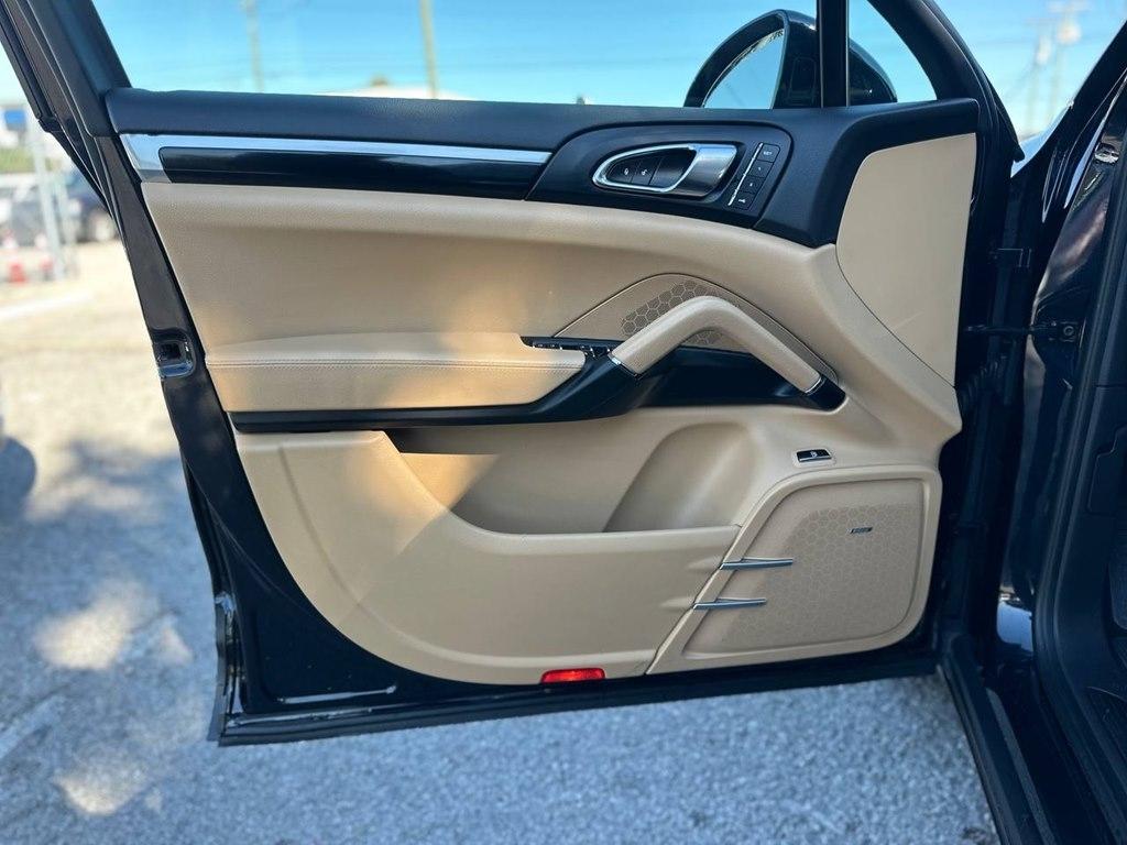 Porsche Cayenne AWD 4dr S E-Hybrid 2016