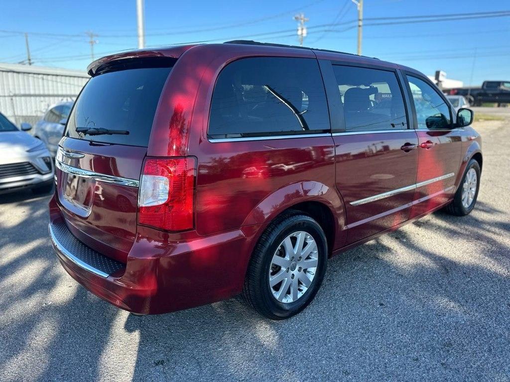 Chrysler Town & Country 4dr Wgn Touring 2013