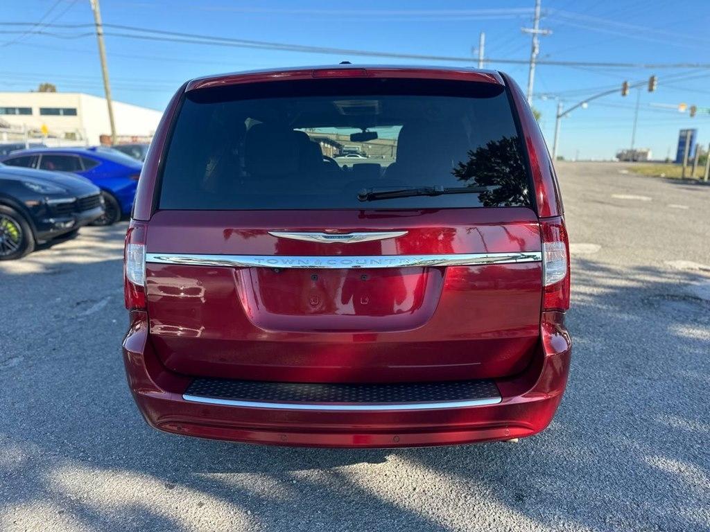 Chrysler Town & Country 4dr Wgn Touring 2013