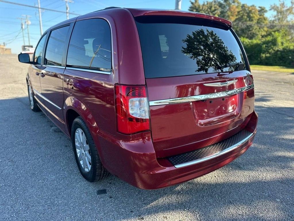 Chrysler Town & Country 4dr Wgn Touring 2013