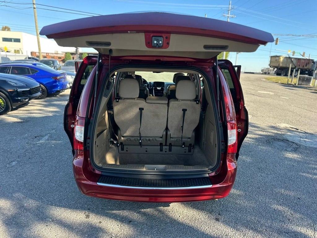 Chrysler Town & Country 4dr Wgn Touring 2013
