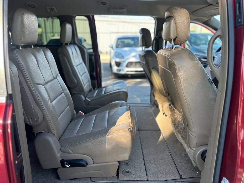 Chrysler Town & Country 4dr Wgn Touring 2013