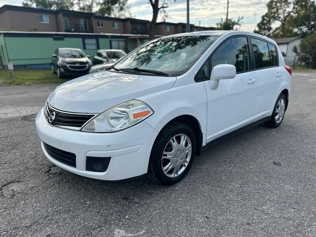 Nissan Versa 5dr HB Auto 1.8 S 2012