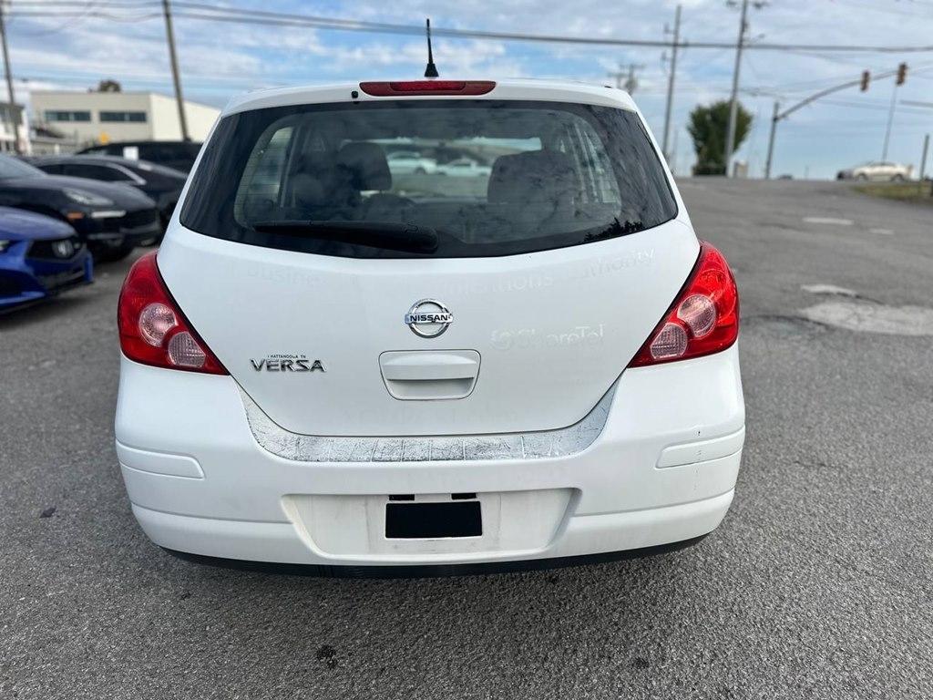 Nissan Versa 5dr HB Auto 1.8 S 2012