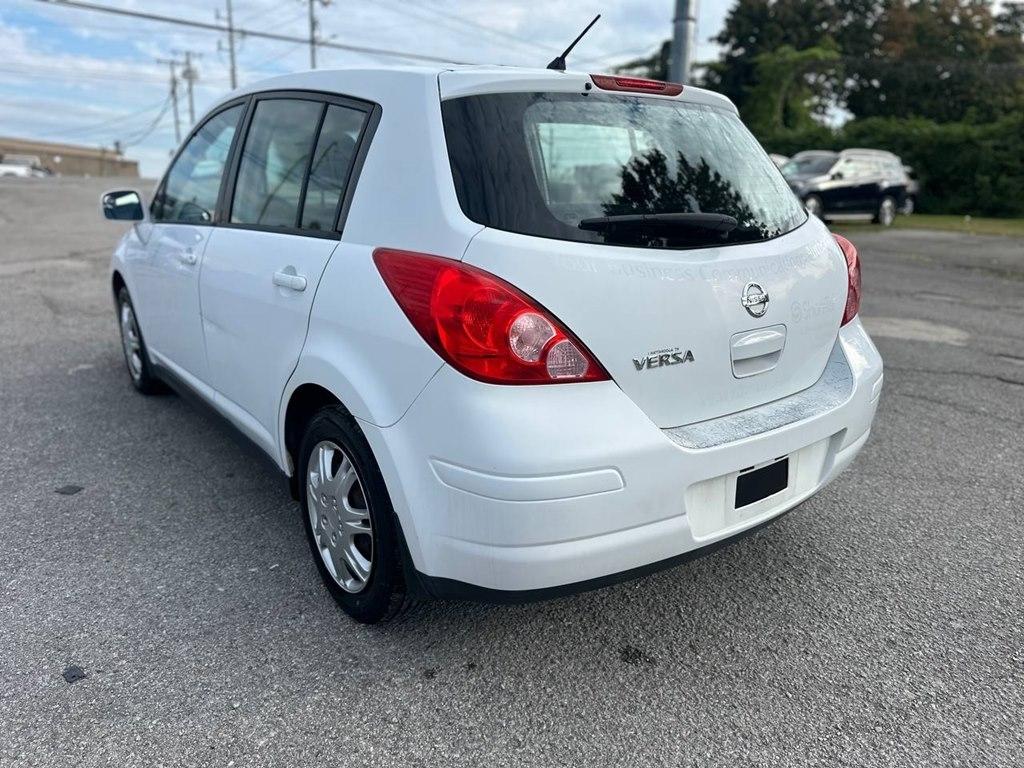 Nissan Versa 5dr HB Auto 1.8 S 2012