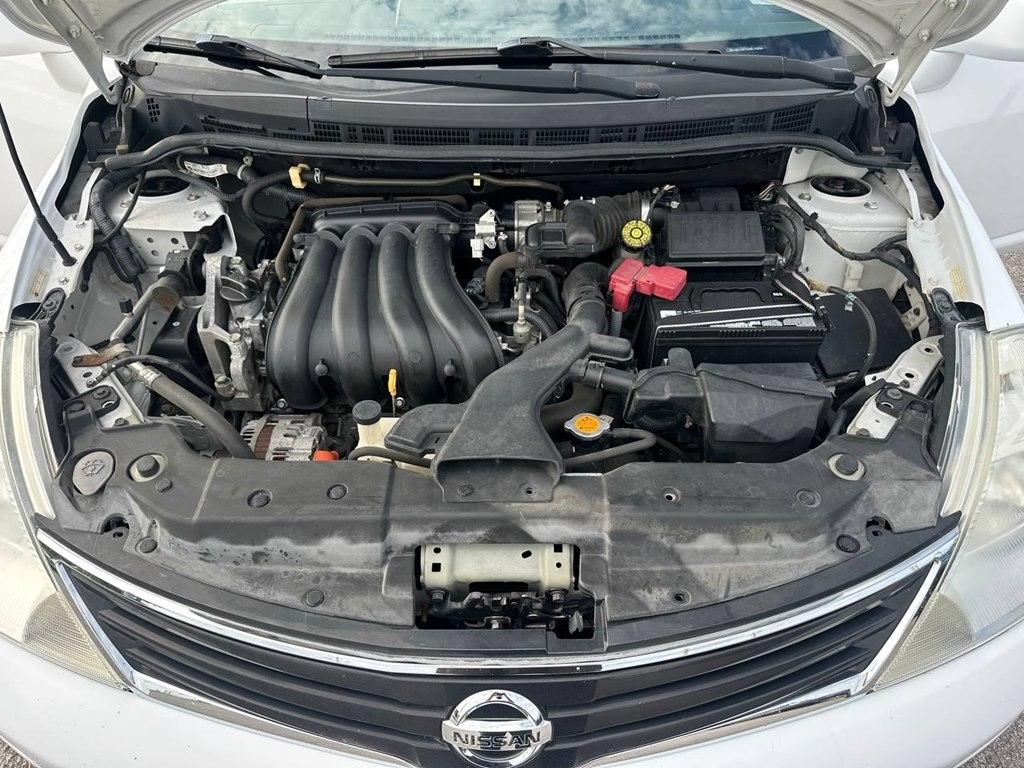 Nissan Versa 5dr HB Auto 1.8 S 2012