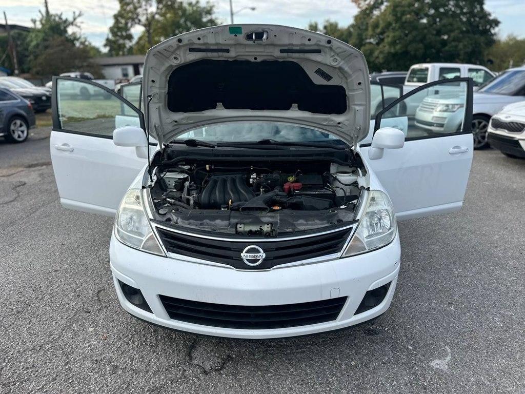 Nissan Versa 5dr HB Auto 1.8 S 2012