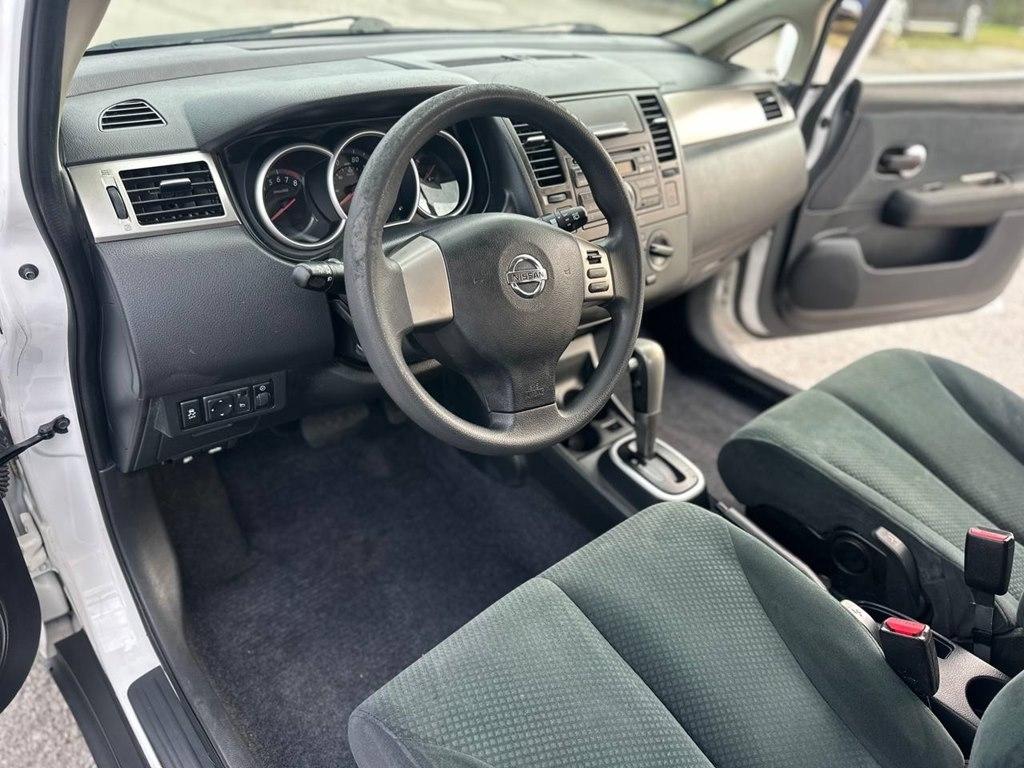 Nissan Versa 5dr HB Auto 1.8 S 2012