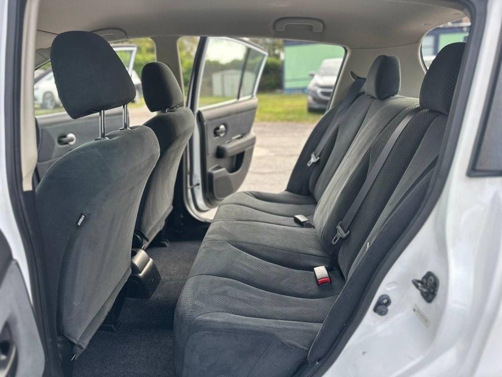 Nissan Versa 5dr HB Auto 1.8 S 2012