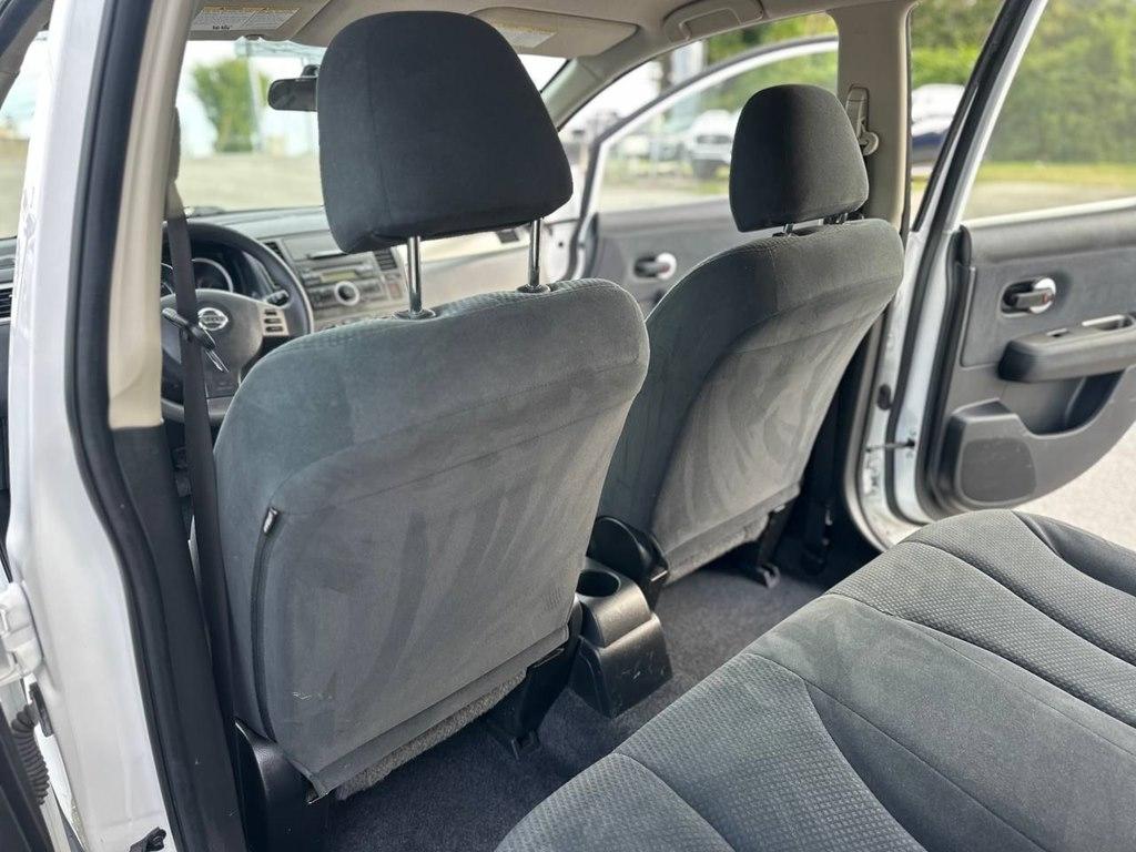Nissan Versa 5dr HB Auto 1.8 S 2012