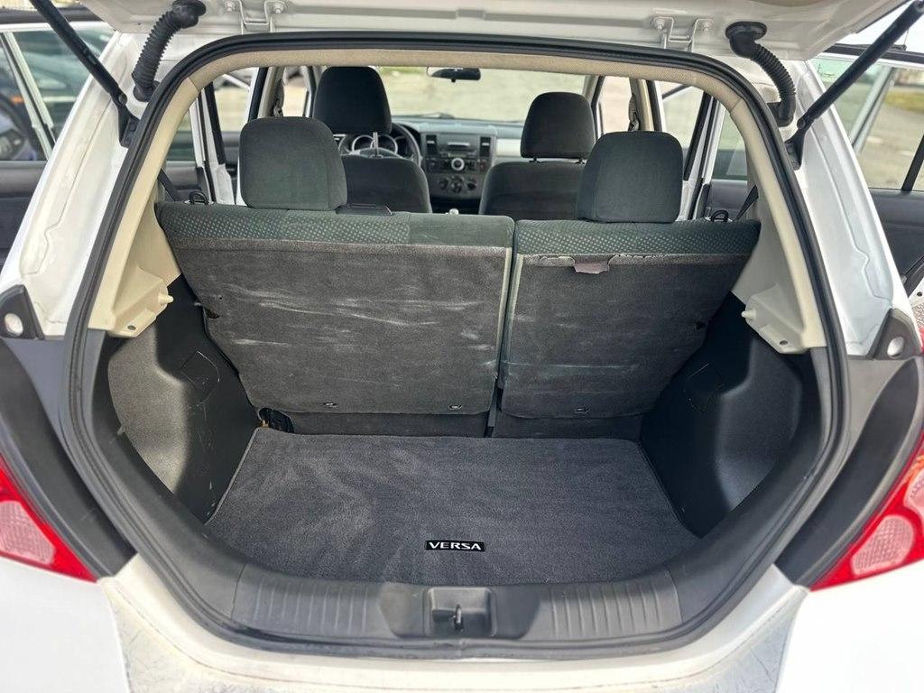 Nissan Versa 5dr HB Auto 1.8 S 2012