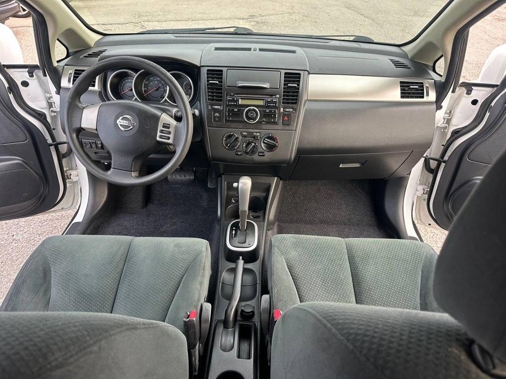 Nissan Versa 5dr HB Auto 1.8 S 2012