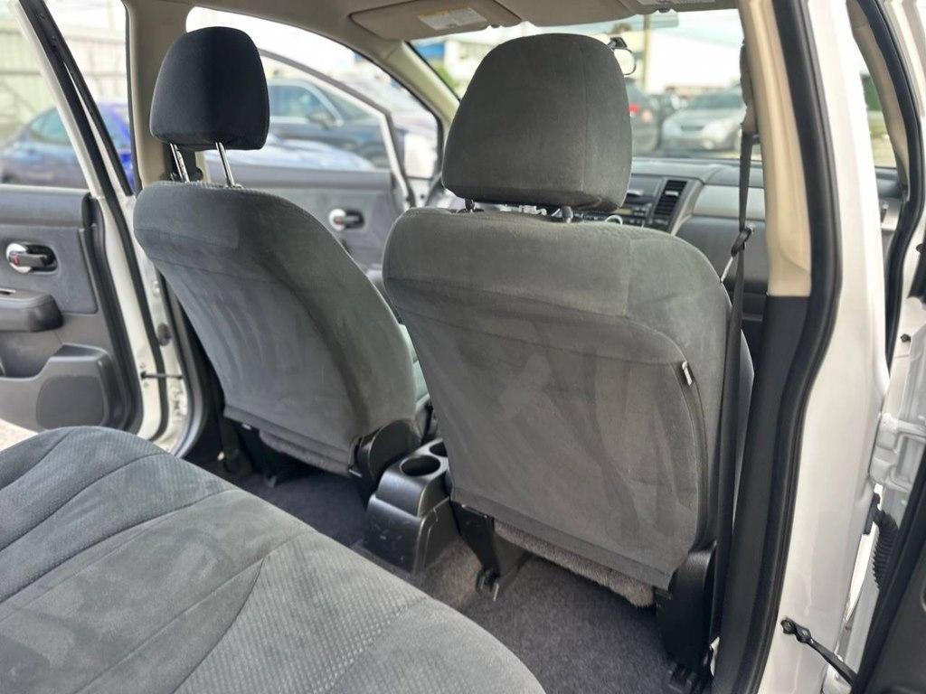 Nissan Versa 5dr HB Auto 1.8 S 2012