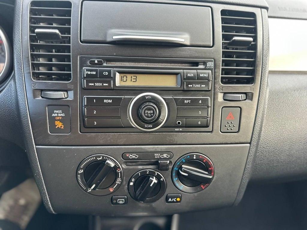 Nissan Versa 5dr HB Auto 1.8 S 2012