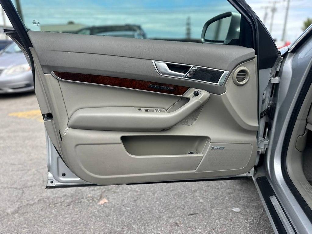 Audi A6 4dr Sdn 3.2L quattro Auto 2006