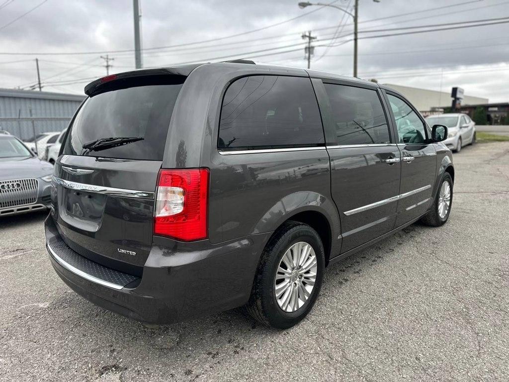 Chrysler Town & Country 4dr Wgn Limited 2015