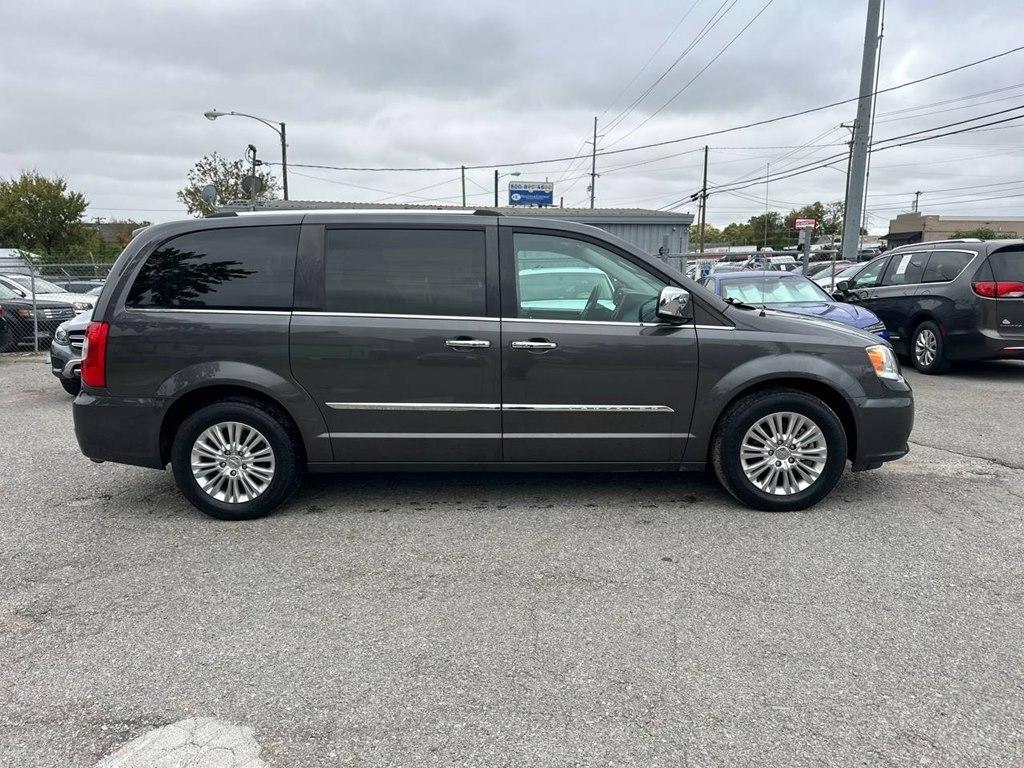 Chrysler Town & Country 4dr Wgn Limited 2015