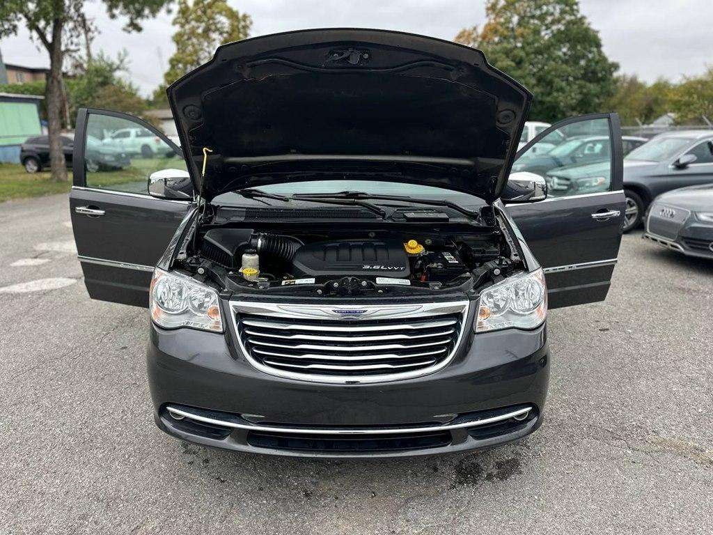 Chrysler Town & Country 4dr Wgn Limited 2015