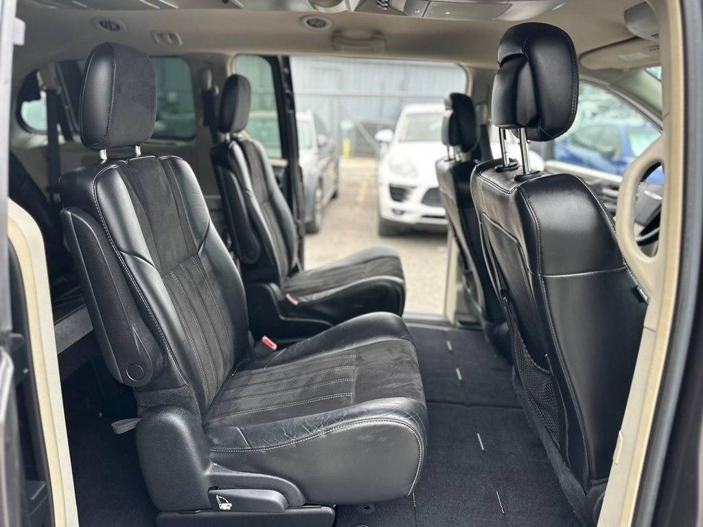 Chrysler Town & Country 4dr Wgn Limited 2015
