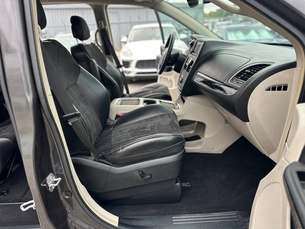 Chrysler Town & Country 4dr Wgn Limited 2015