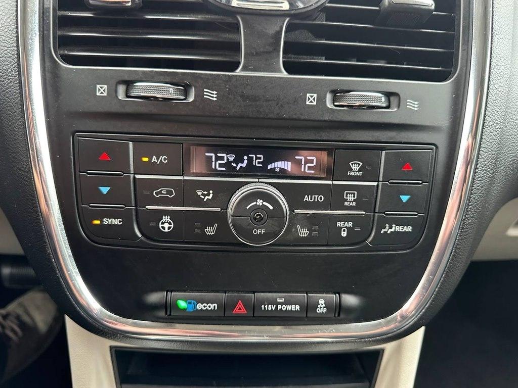 Chrysler Town & Country 4dr Wgn Limited 2015