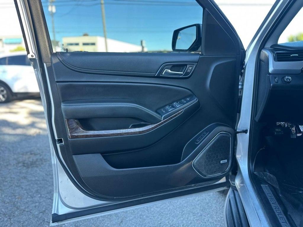 Chevrolet Suburban 2WD 4dr 1500 LT 2019