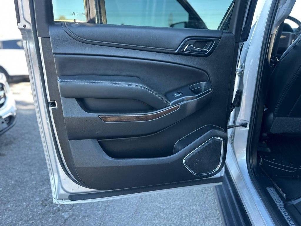Chevrolet Suburban 2WD 4dr 1500 LT 2019