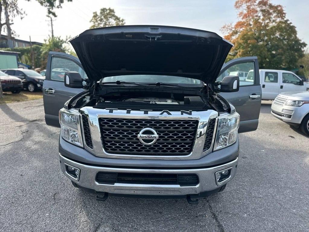 Nissan Titan XD 4x4 Gas Crew Cab SV 2017