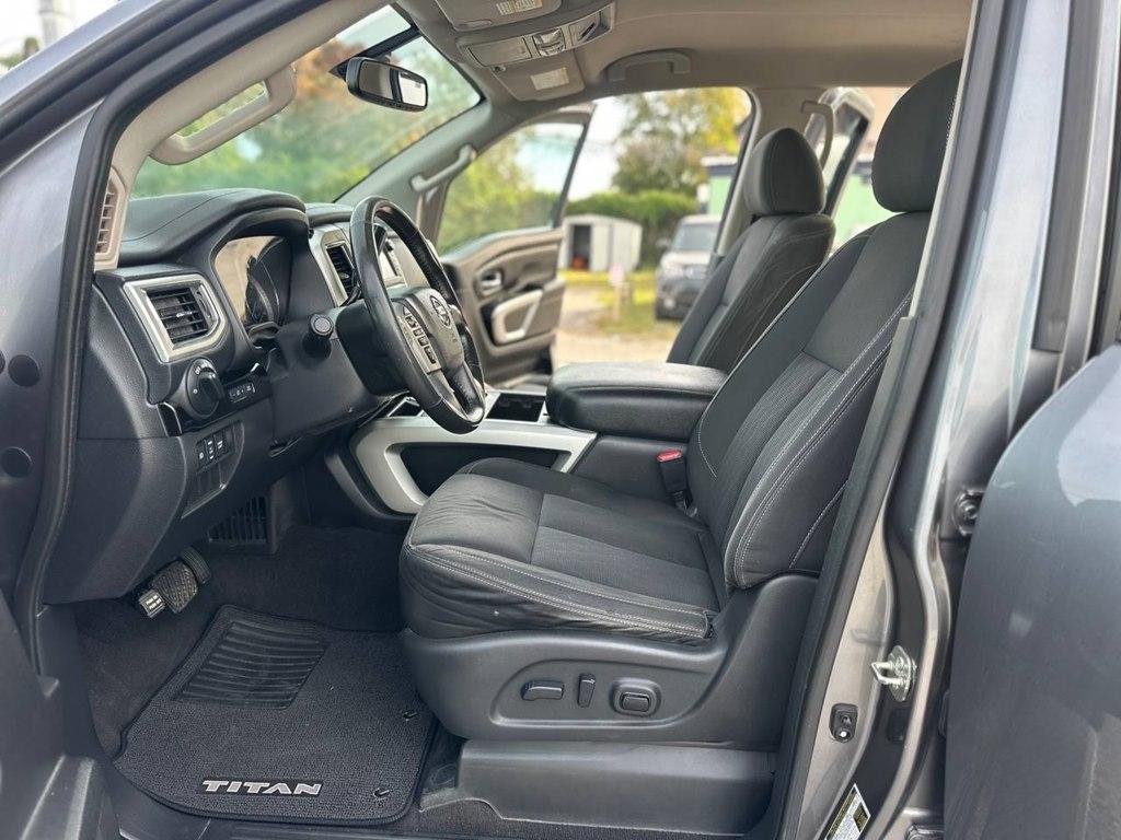 Nissan Titan XD 4x4 Gas Crew Cab SV 2017