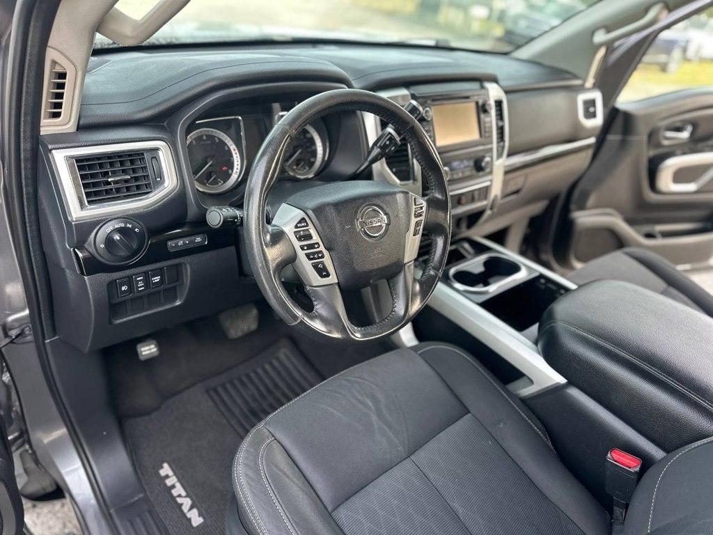 Nissan Titan XD 4x4 Gas Crew Cab SV 2017
