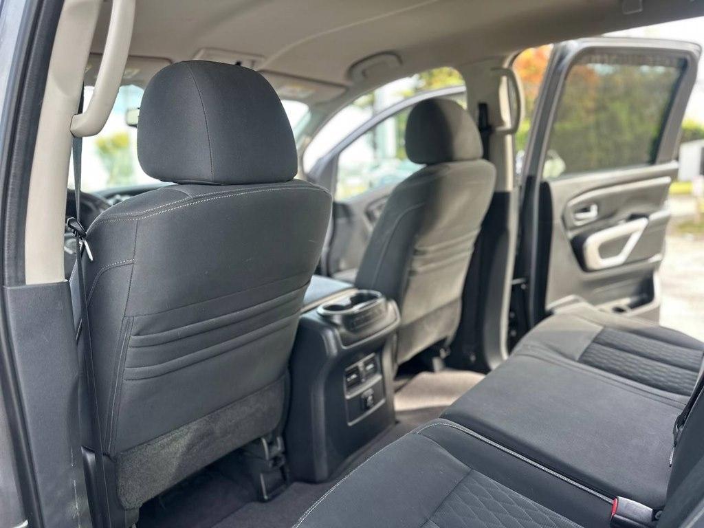 Nissan Titan XD 4x4 Gas Crew Cab SV 2017