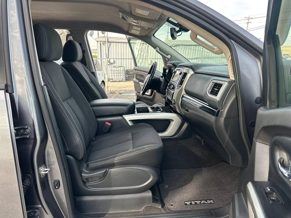 Nissan Titan XD 4x4 Gas Crew Cab SV 2017