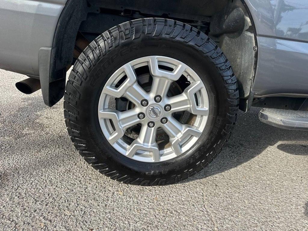 Nissan Titan XD 4x4 Gas Crew Cab SV 2017